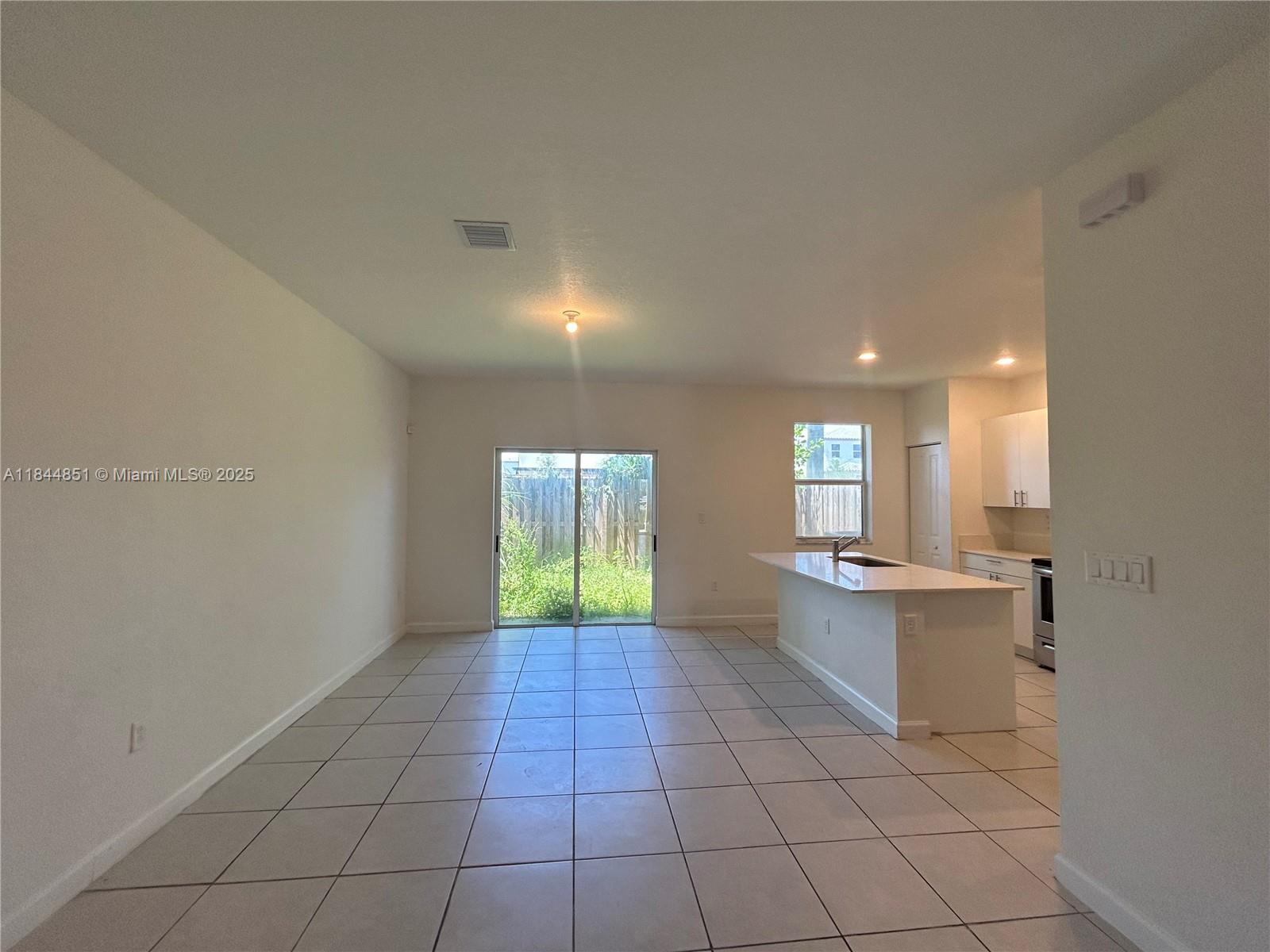 2617 SE 10th St Homestead, FL 33035