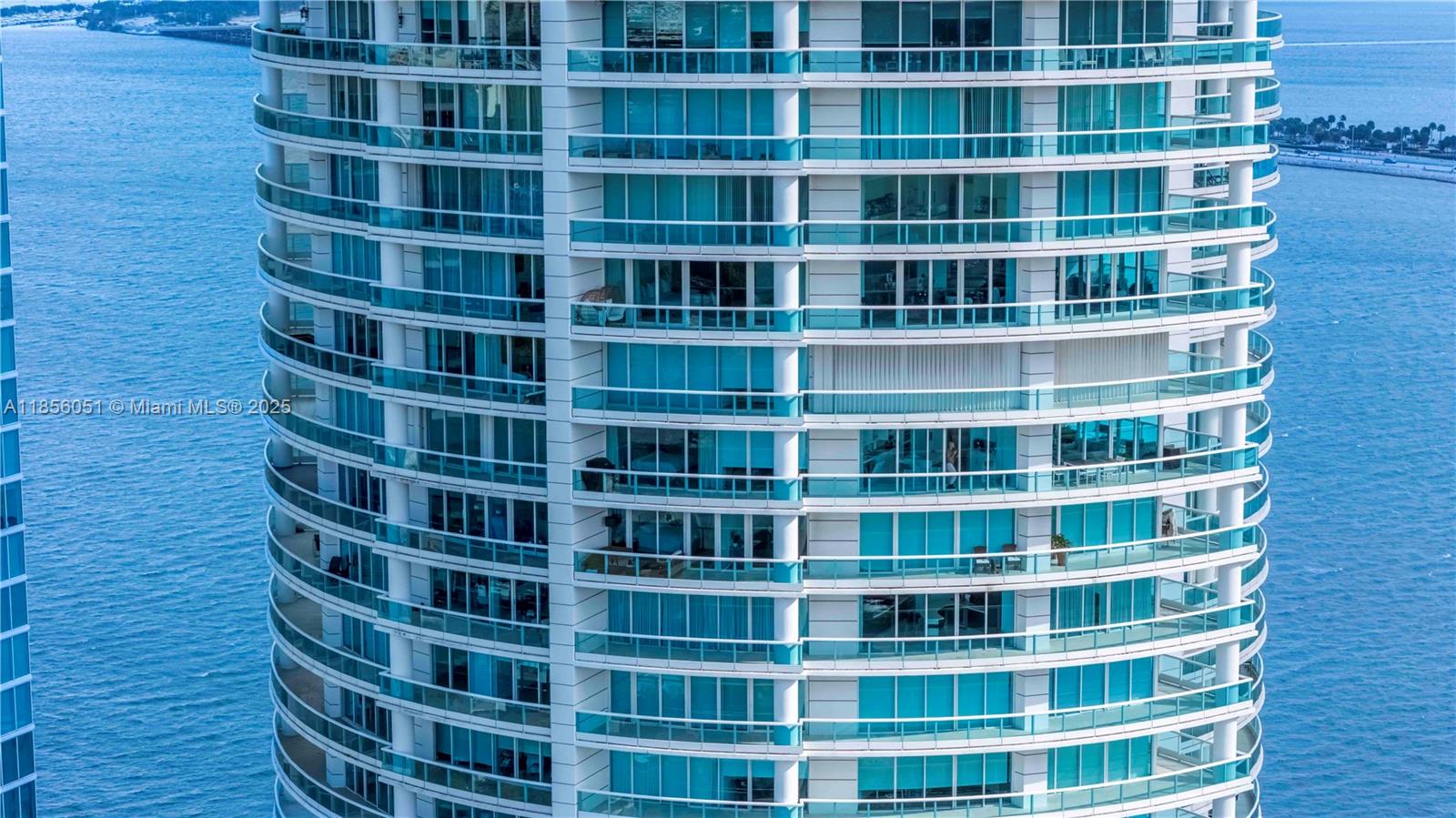 2127 Brickell Ave #1406