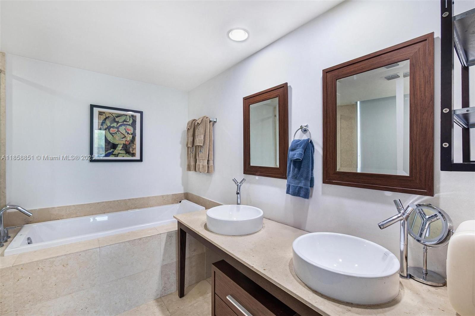 image Icon Brickell No Two17