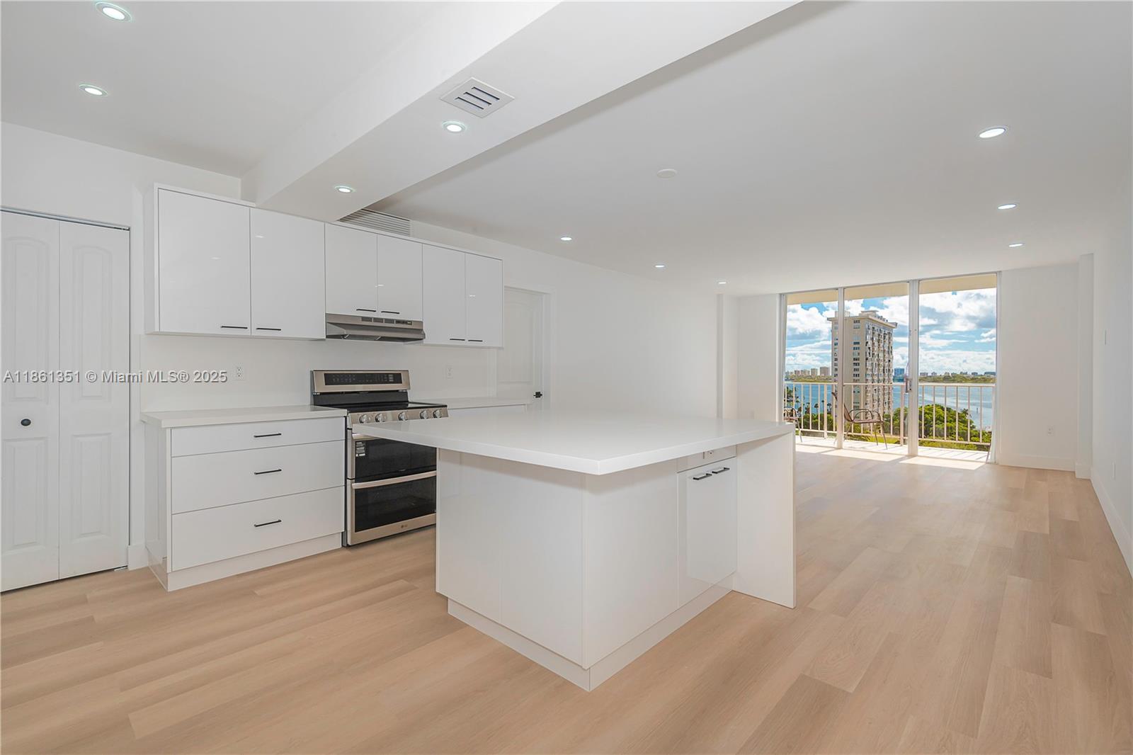 11111 Biscayne Blvd #11G
