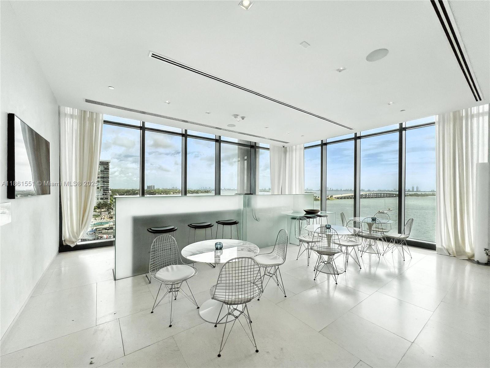 image One Paraiso Condo21