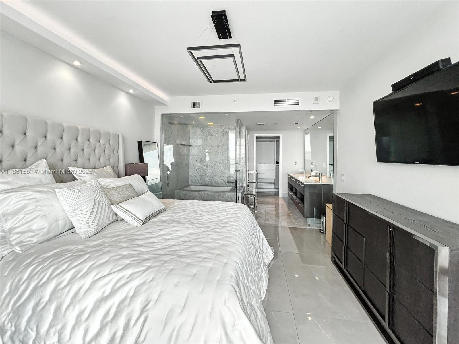 image One Paraiso Condo4