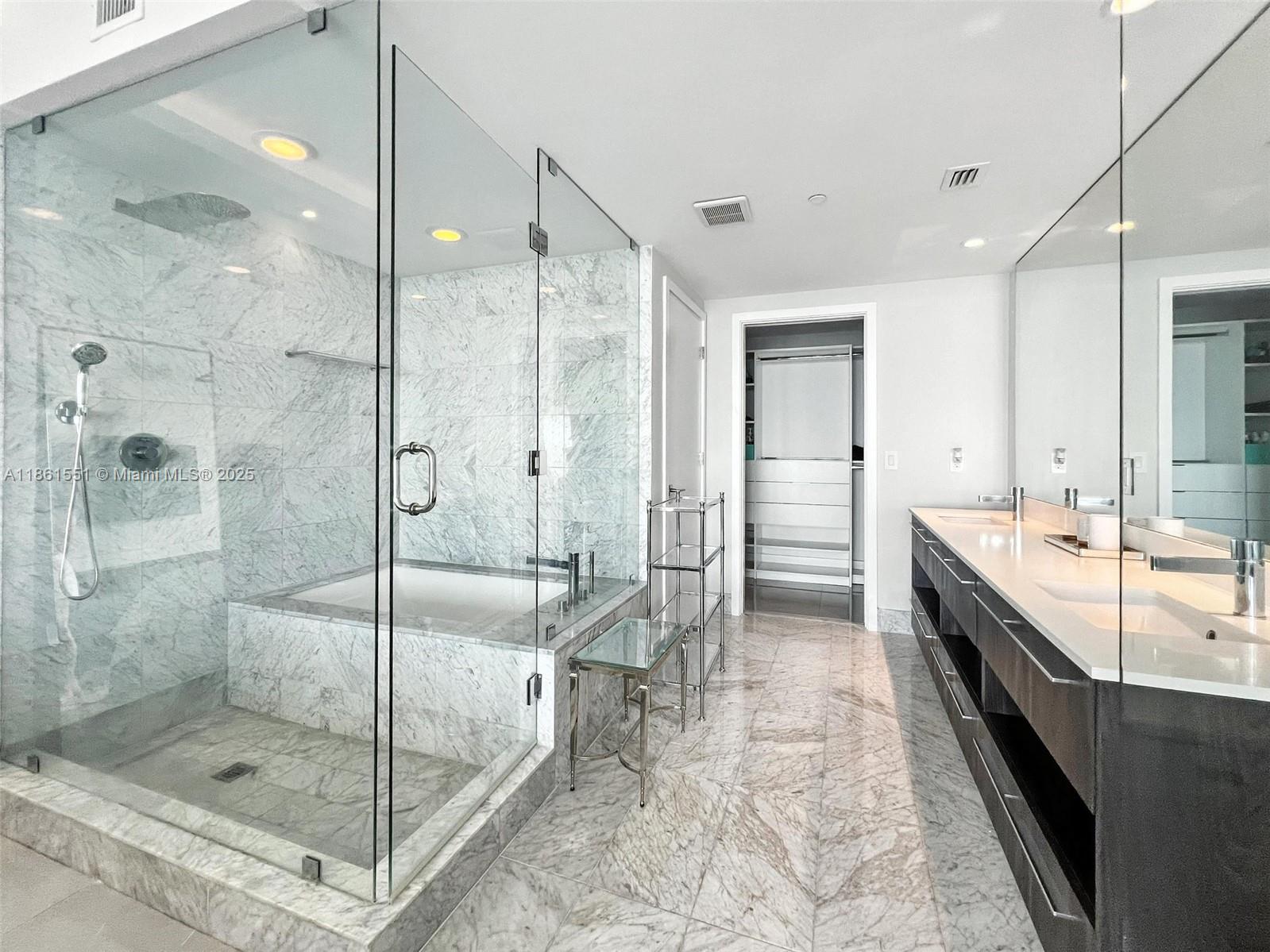 image One Paraiso Condo5