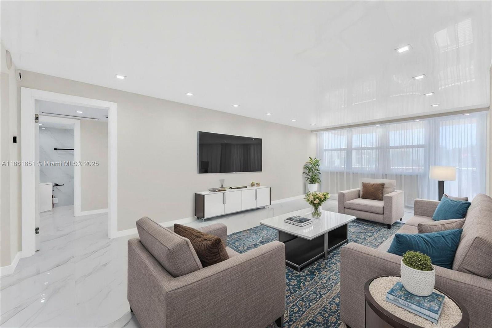 image Winston Towers 200 Condo5