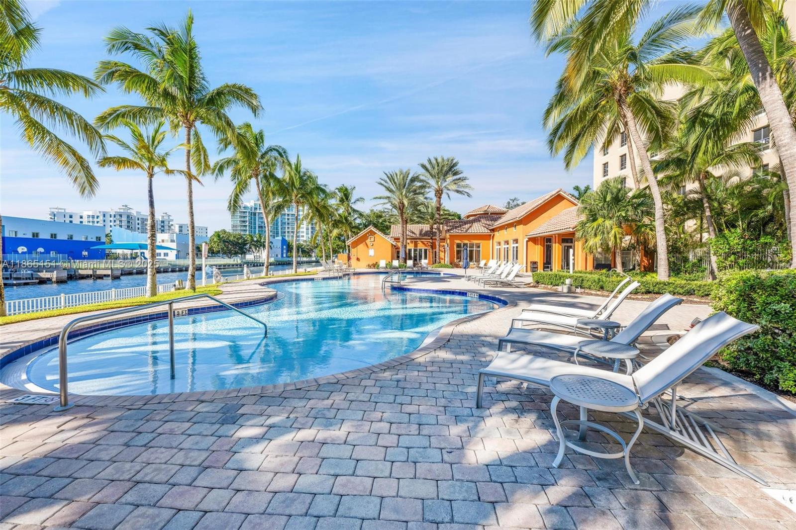 image Aventura Marina 232