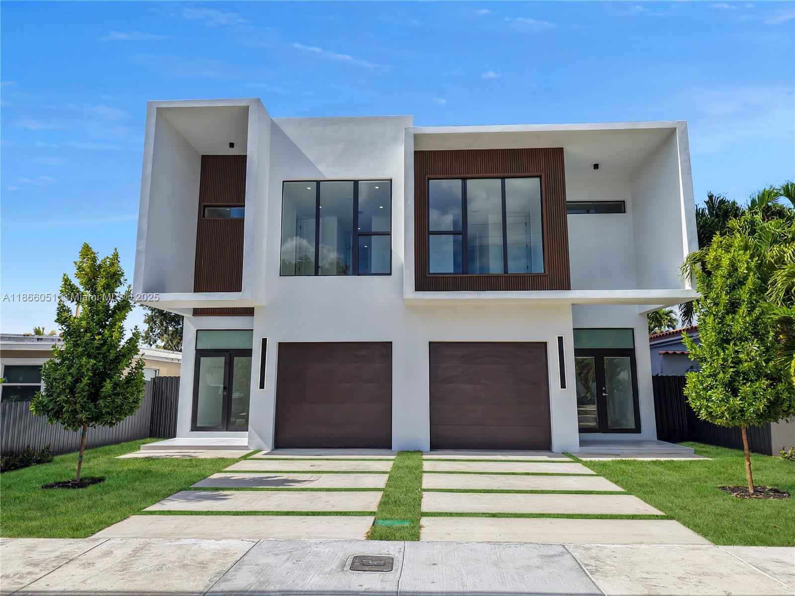 2837 SW 25th St