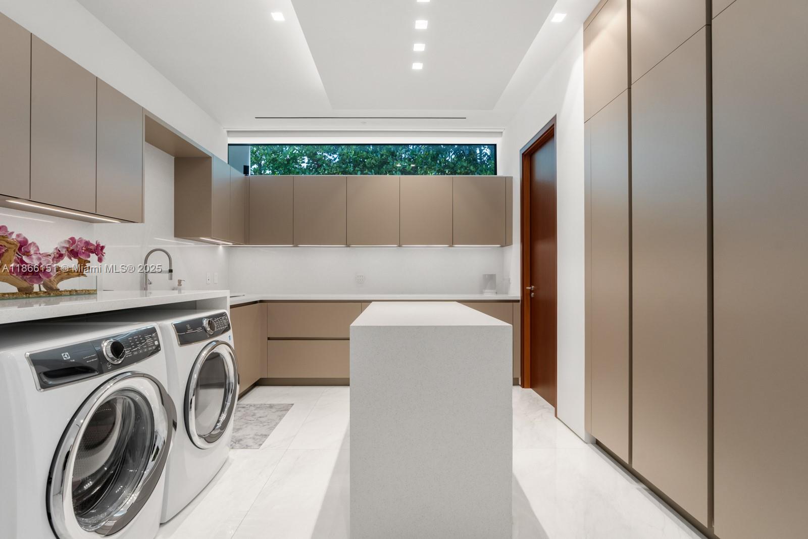 4550 Island Rd Miami, FL 33137