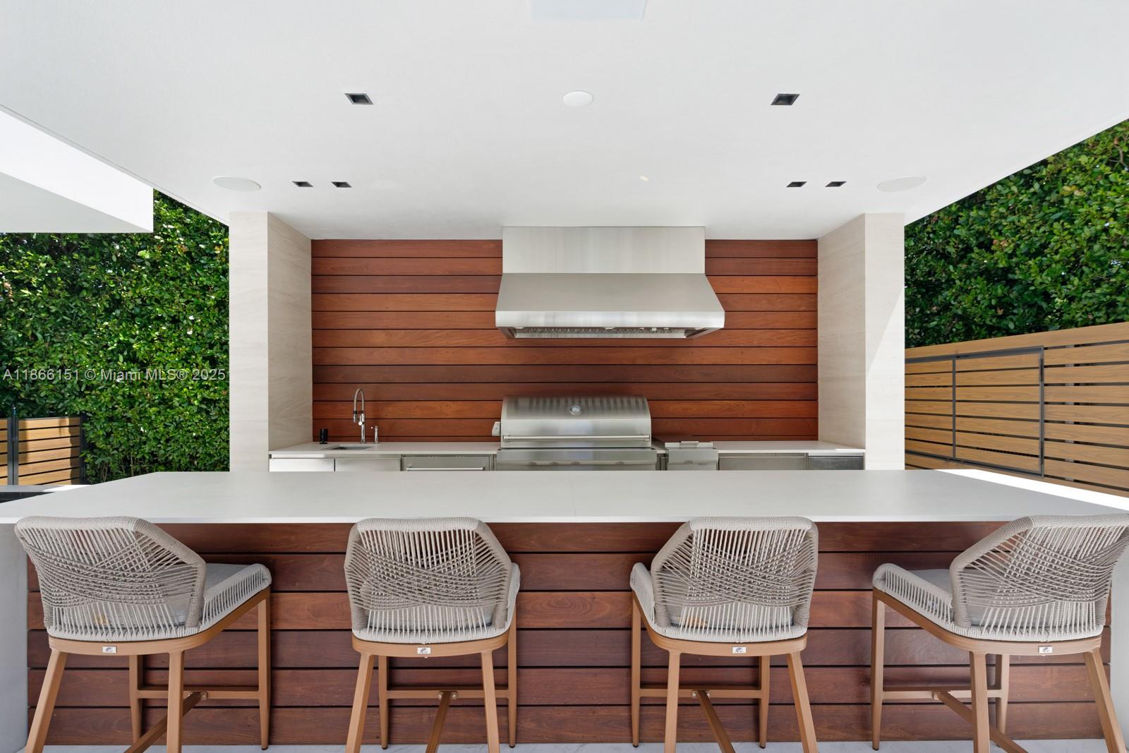 4550 Island Rd Miami, FL 33137