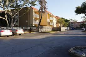 5201 Geneva Way #211