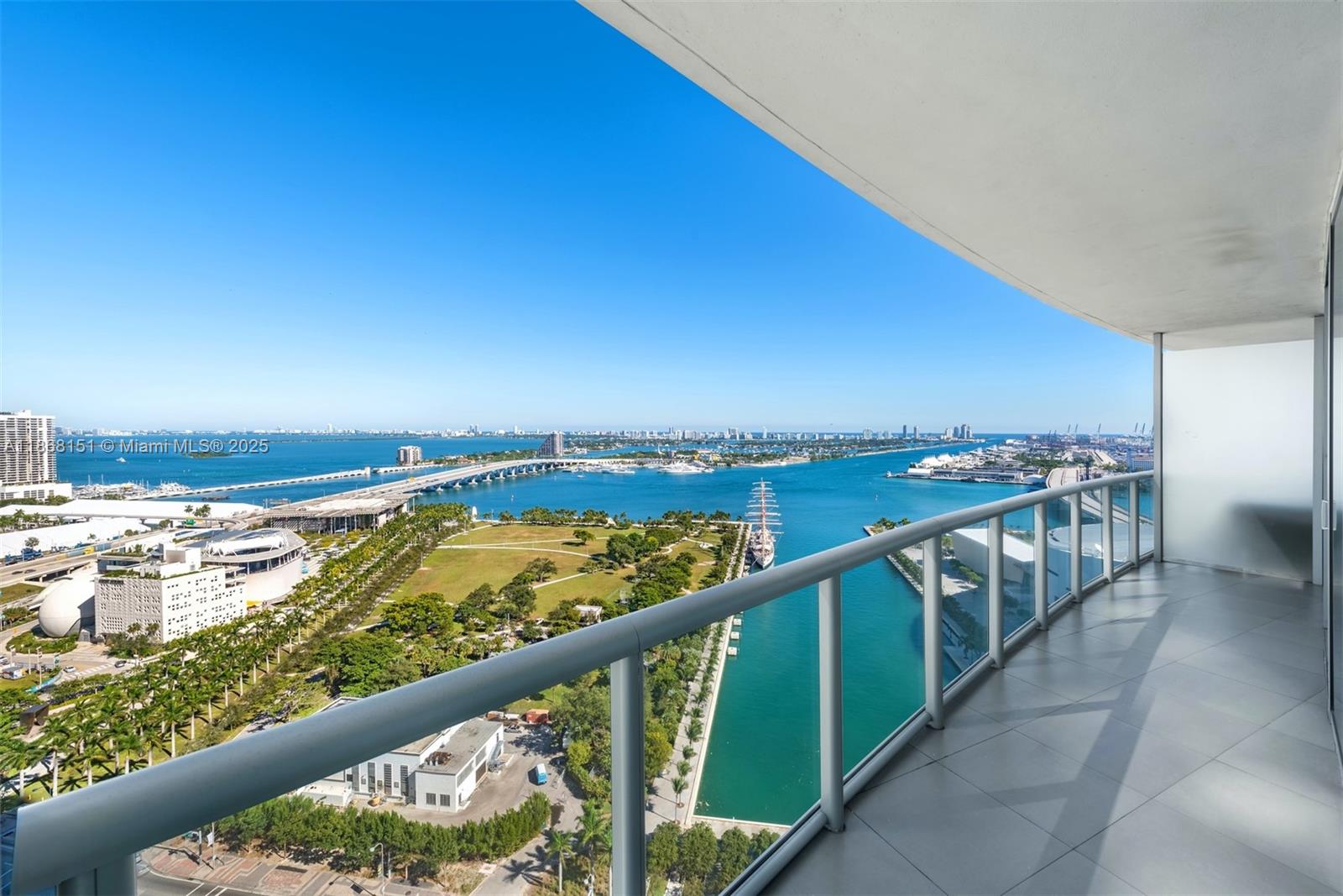 888 Biscayne Blvd #2712