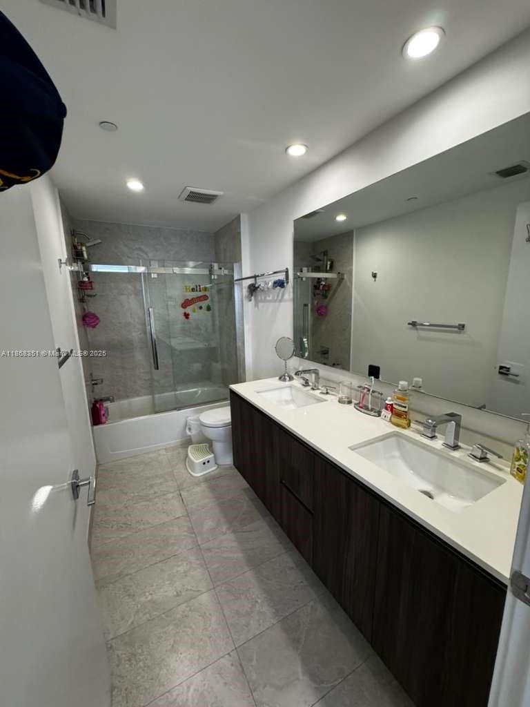 image Aria On The Bay Condo15