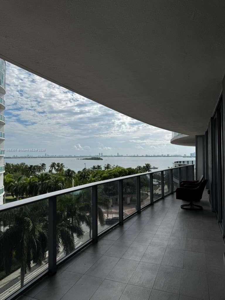image Aria On The Bay Condo16