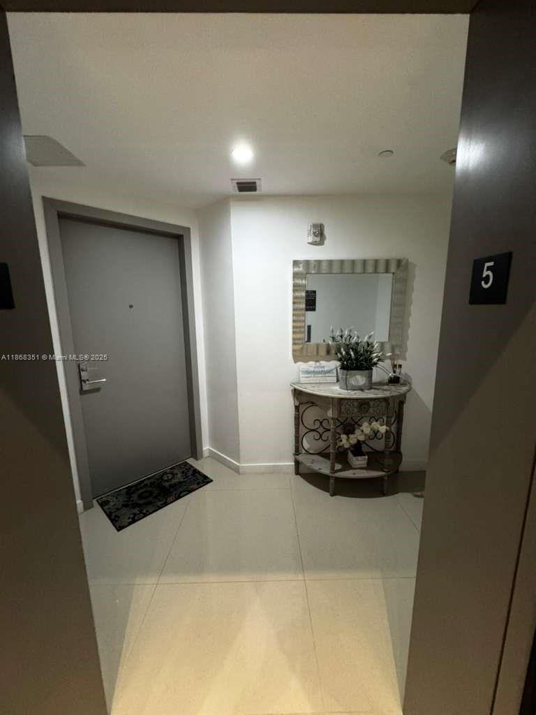 image Aria On The Bay Condo4