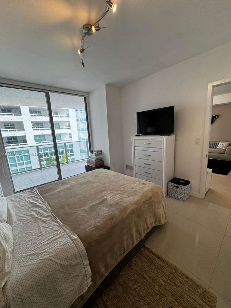 image Aria On The Bay Condo5