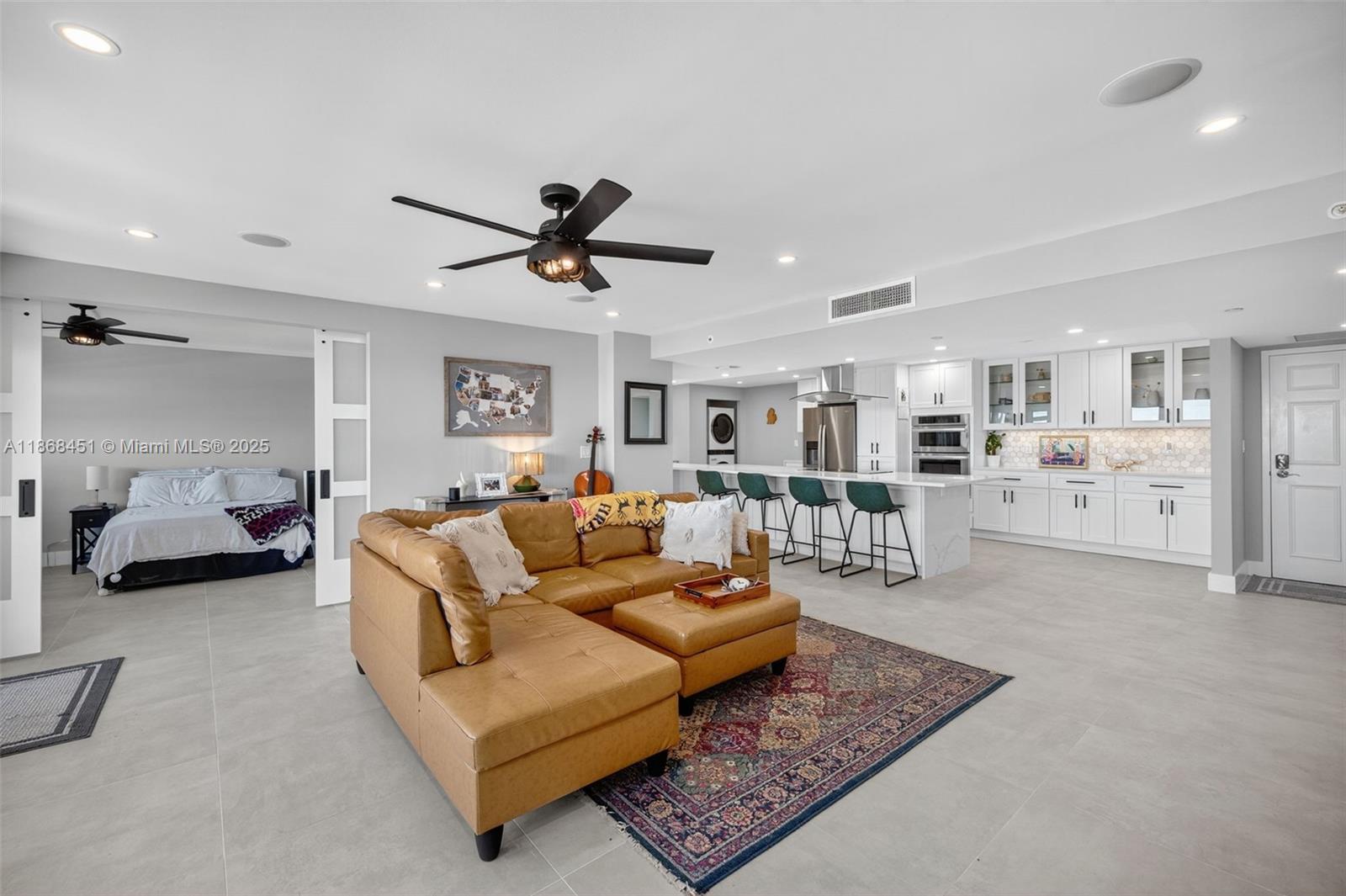 3200 Port Royale Dr N #2011