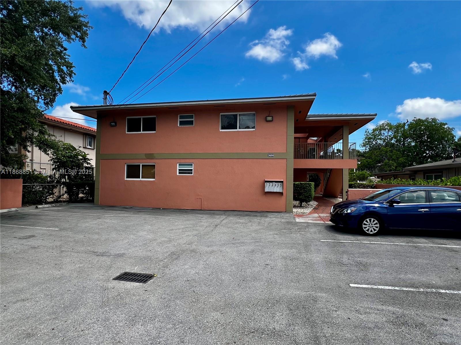 2600 NW 14th St #1