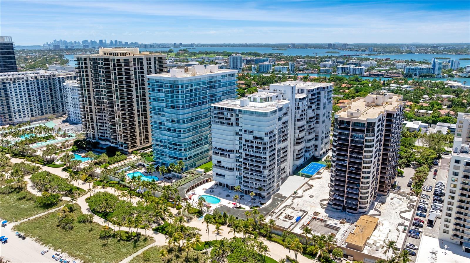 10155 Collins Ave #606