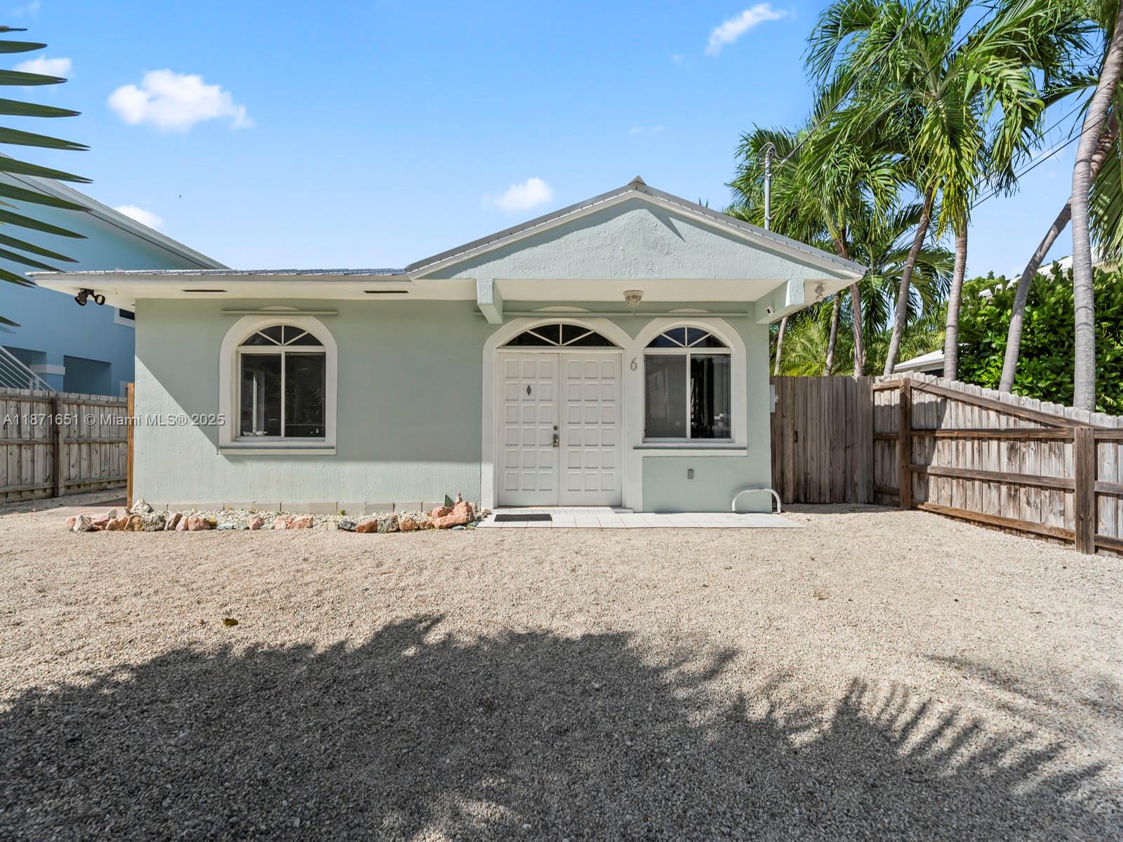6 SE Marlin Ave