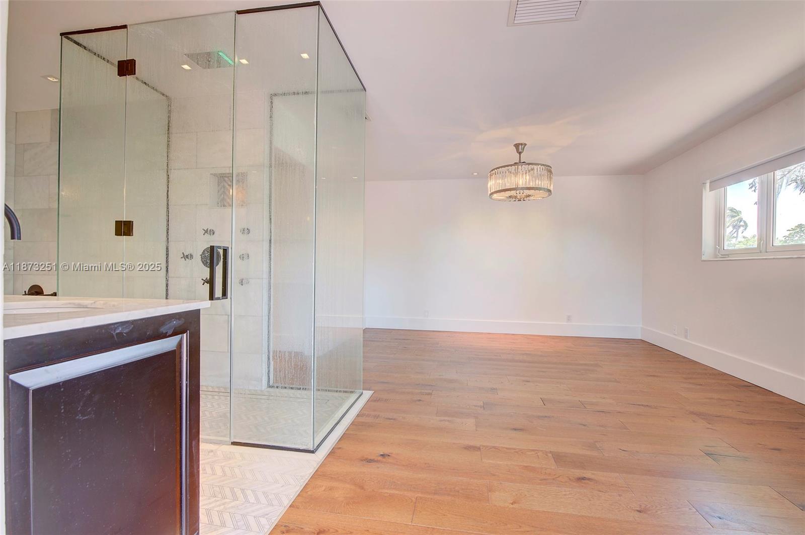 5240 NE 29th Ave Fort Lauderdale, FL 33308