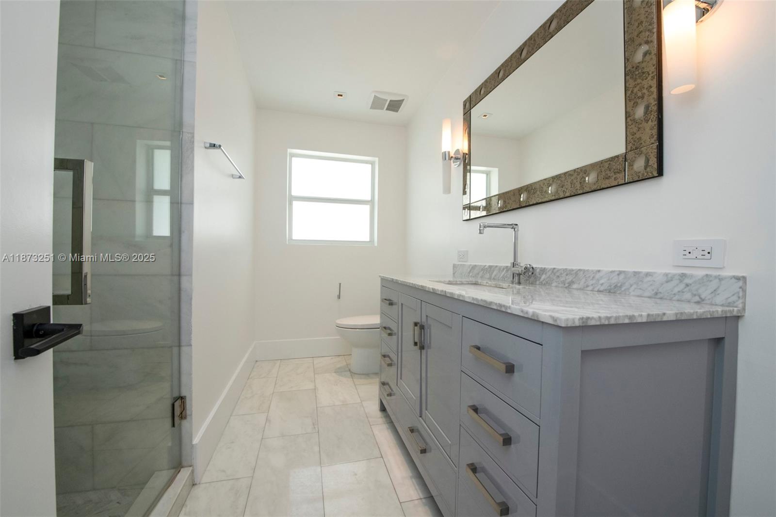 5240 NE 29th Ave Fort Lauderdale, FL 33308