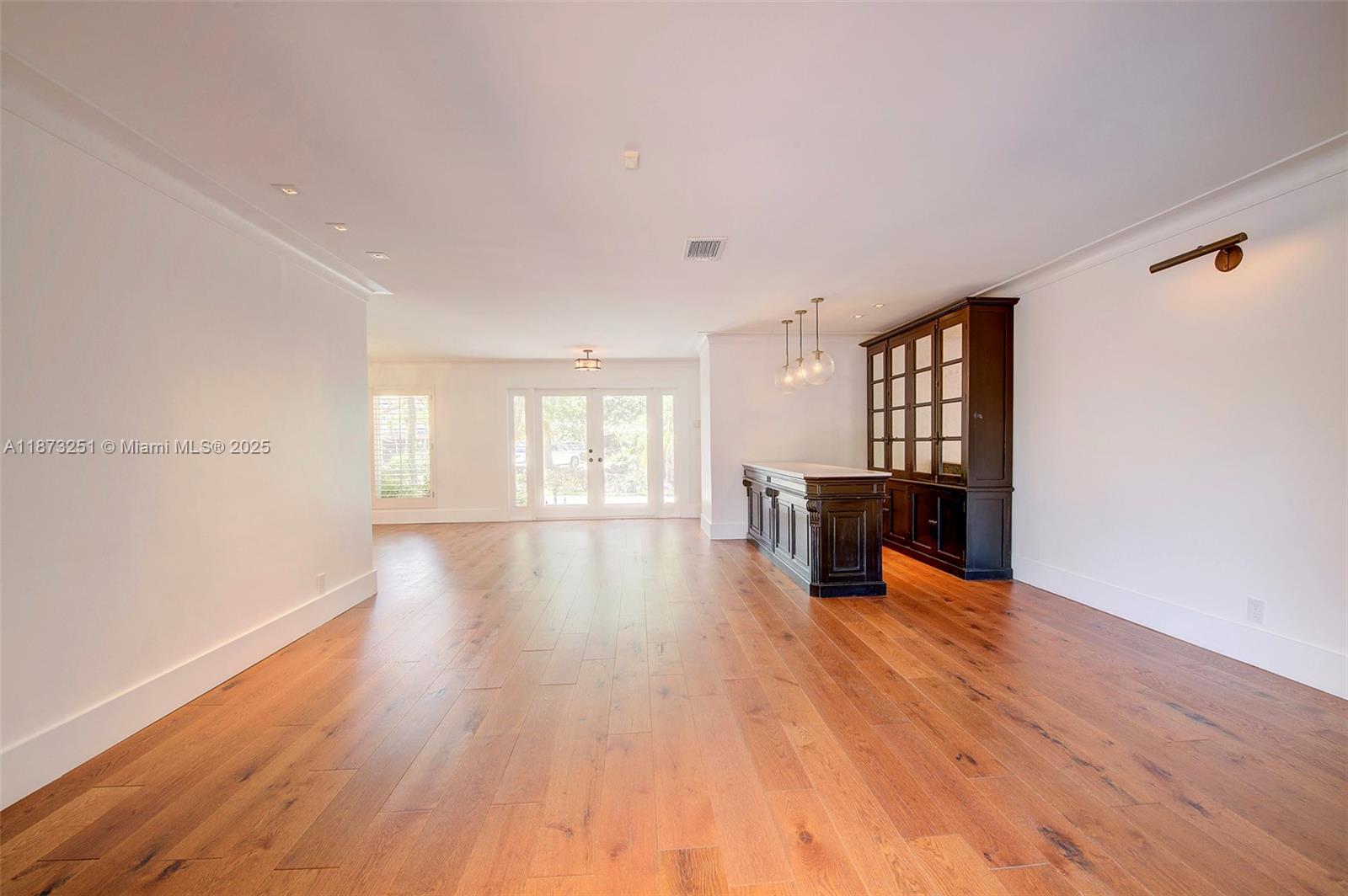 5240 NE 29th Ave Fort Lauderdale, FL 33308