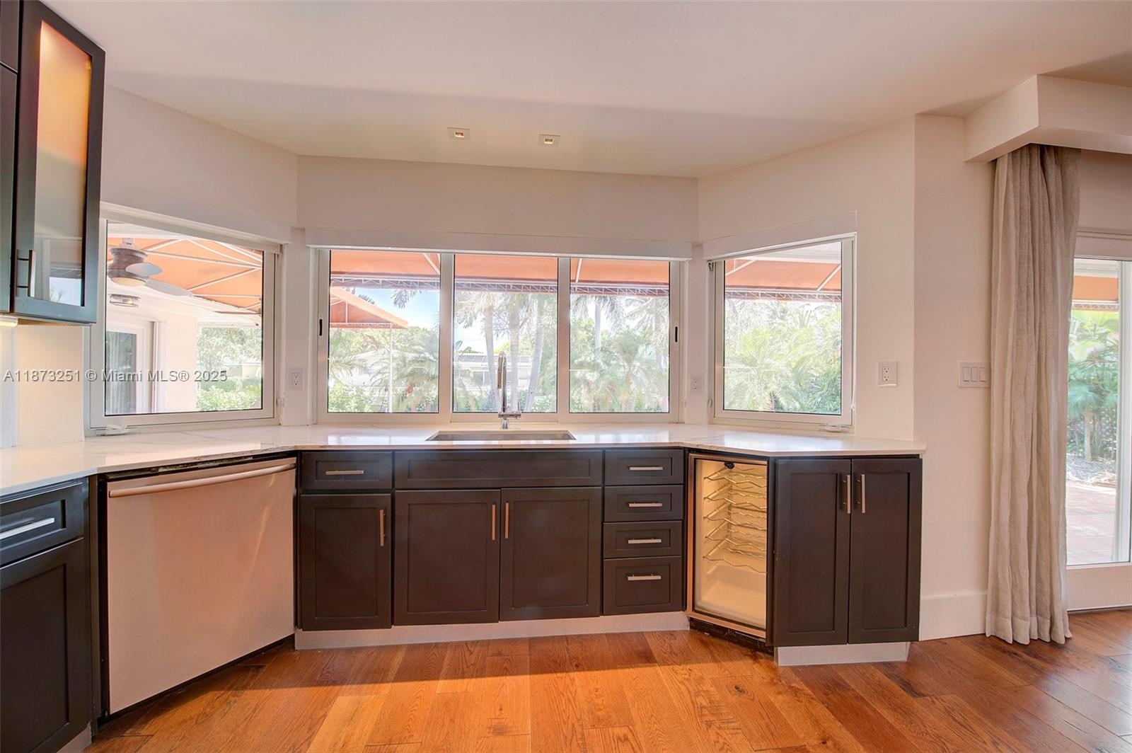 5240 NE 29th Ave Fort Lauderdale, FL 33308