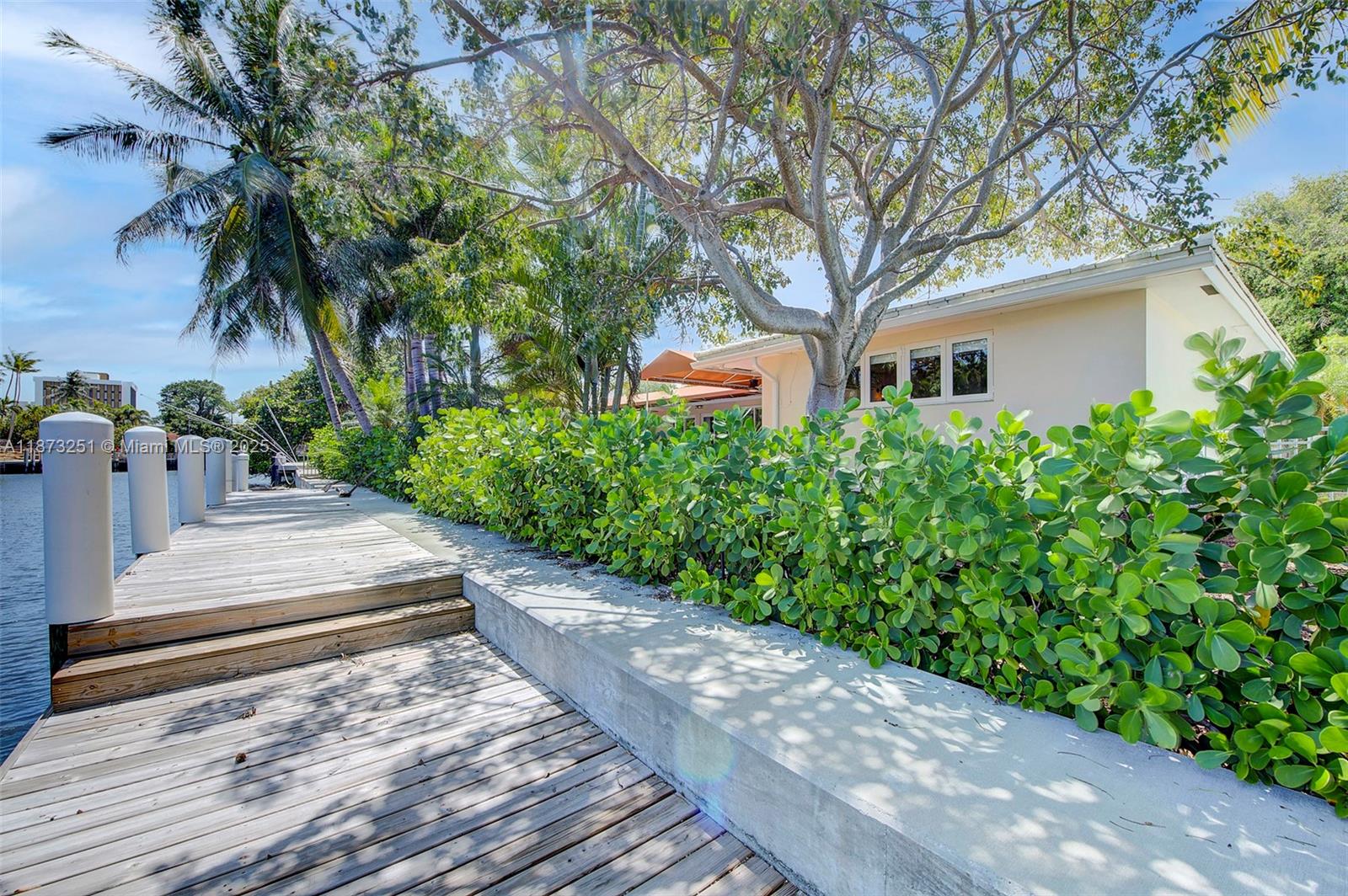 5240 NE 29th Ave Fort Lauderdale, FL 33308