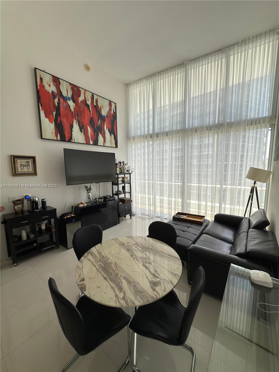 475 Brickell Ave #2813