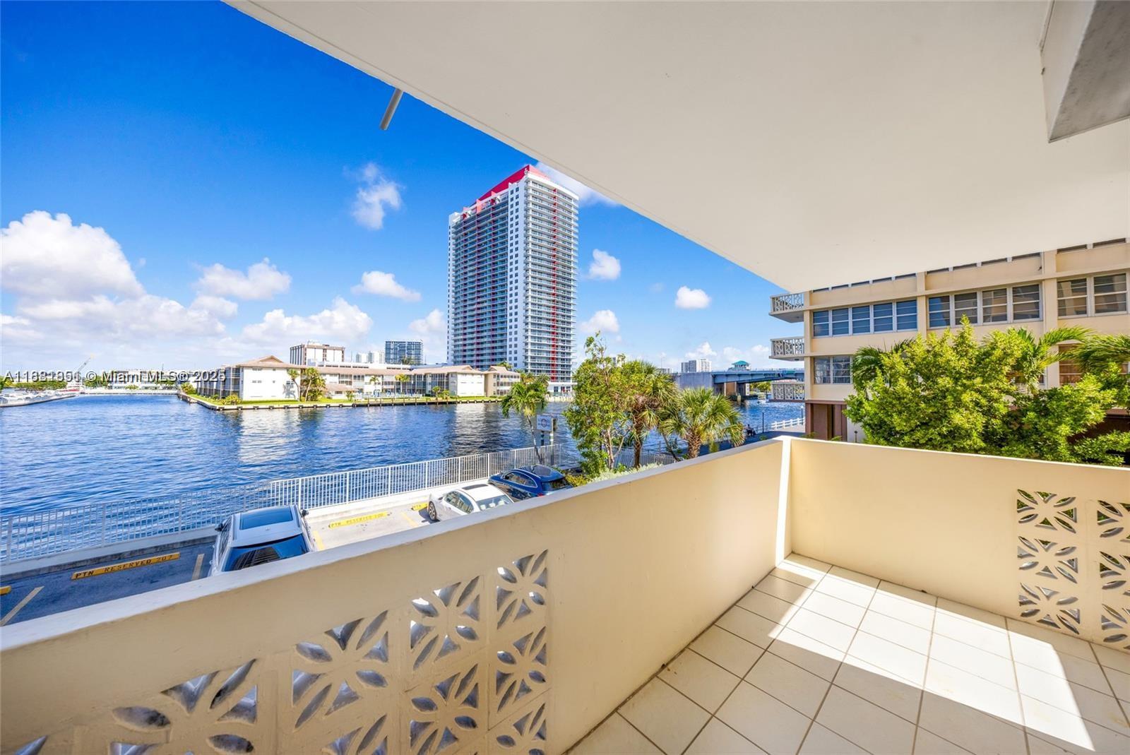 1833 S Ocean Dr #211