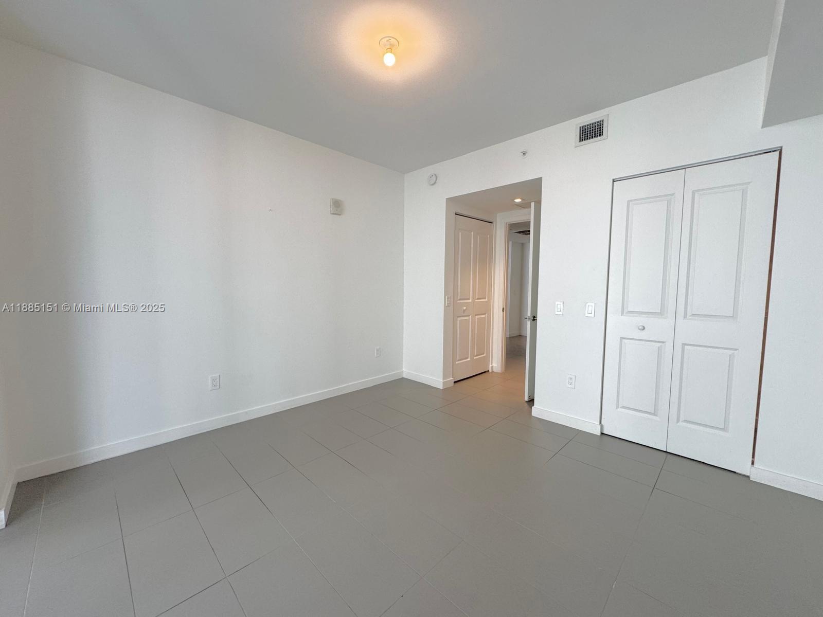 image Canvas Condo4