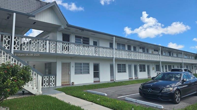 11 NE 204th St #25