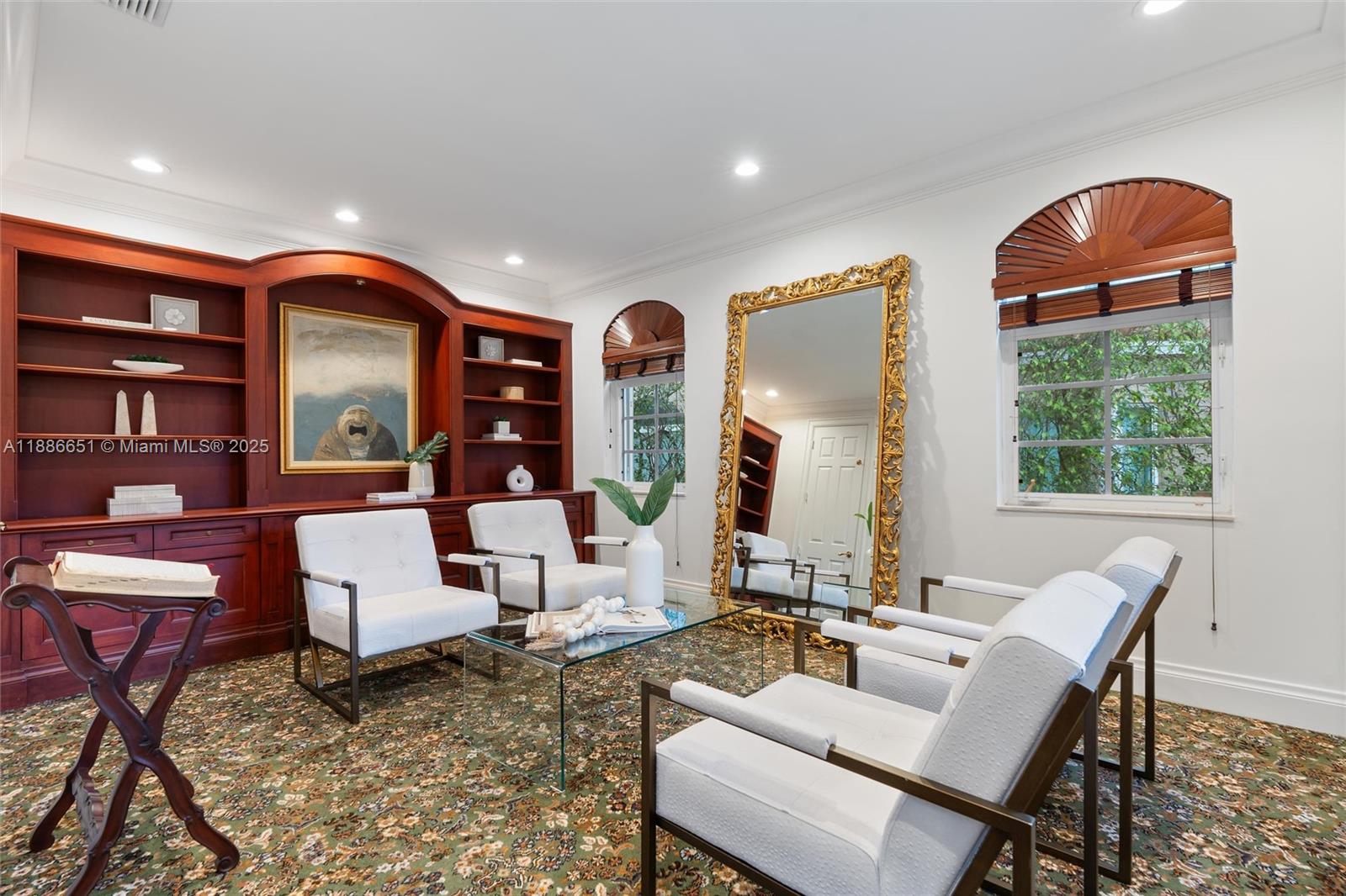 305 N Hibiscus Dr Miami Beach, FL 33139