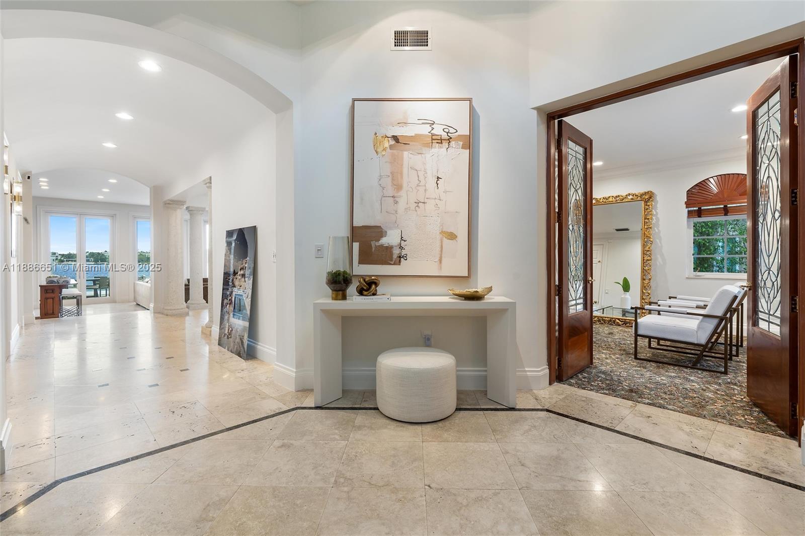 305 N Hibiscus Dr Miami Beach, FL 33139