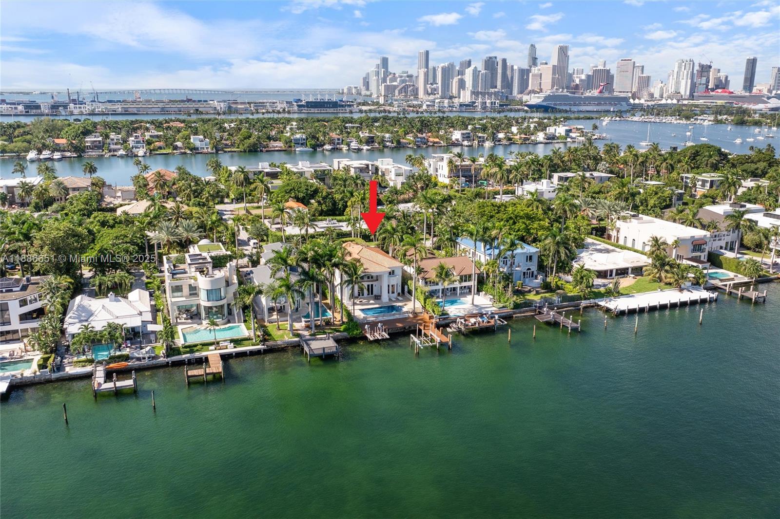 305 N Hibiscus Dr Miami Beach, FL 33139