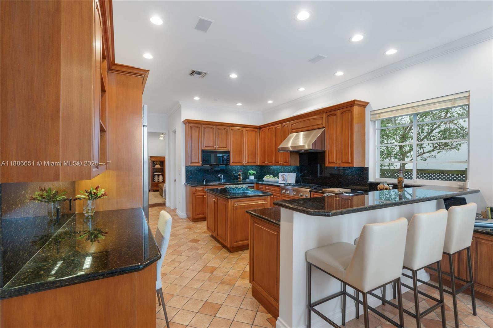 305 N Hibiscus Dr Miami Beach, FL 33139