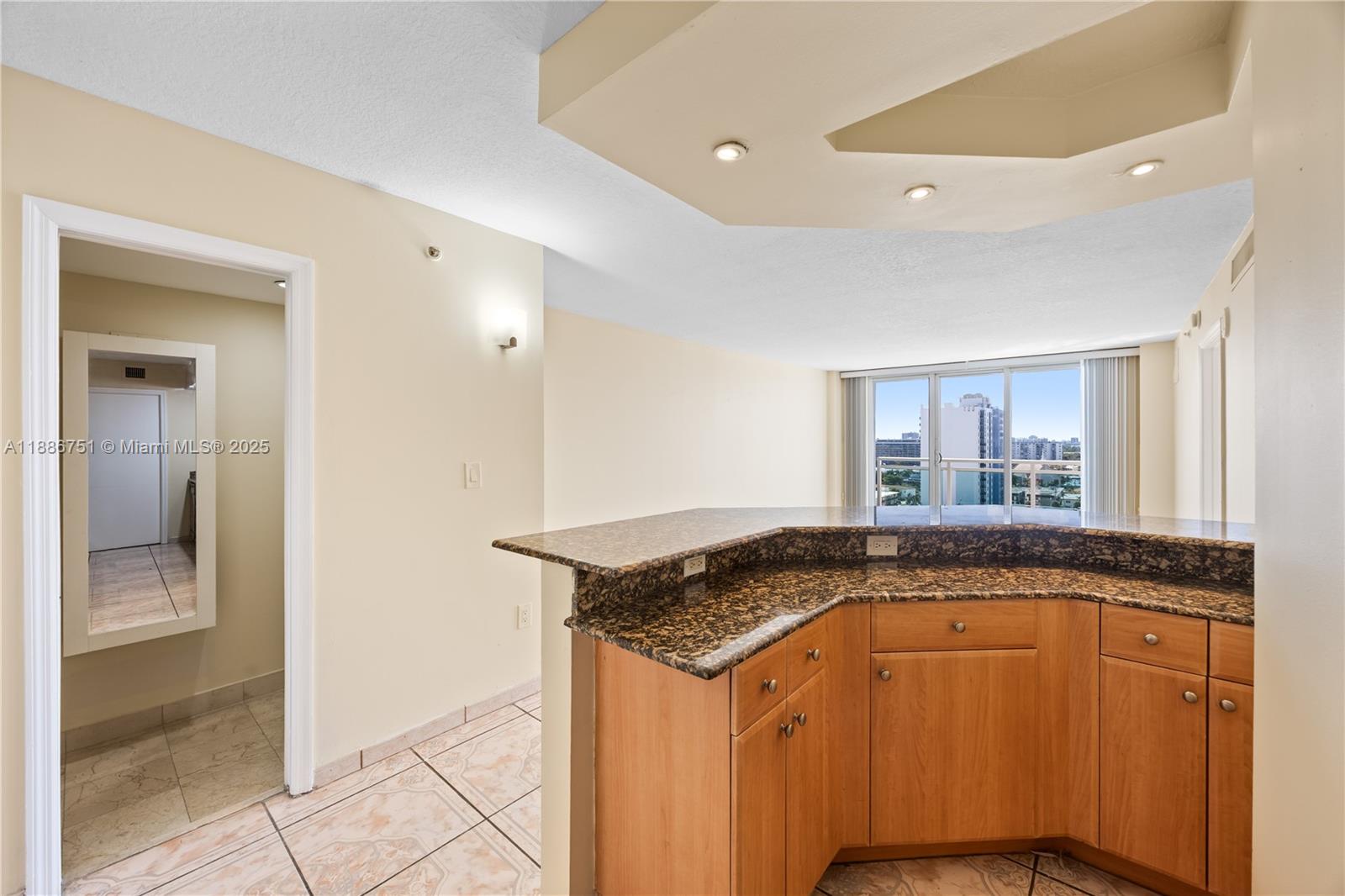 6917 Collins Ave #1522,Miami Beach, FL 33141