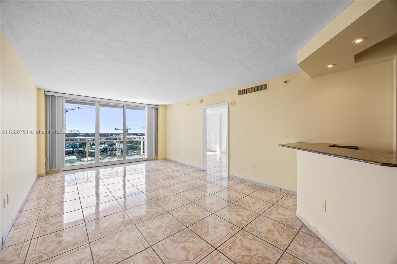 6917 Collins Ave #1522,Miami Beach, FL 33141