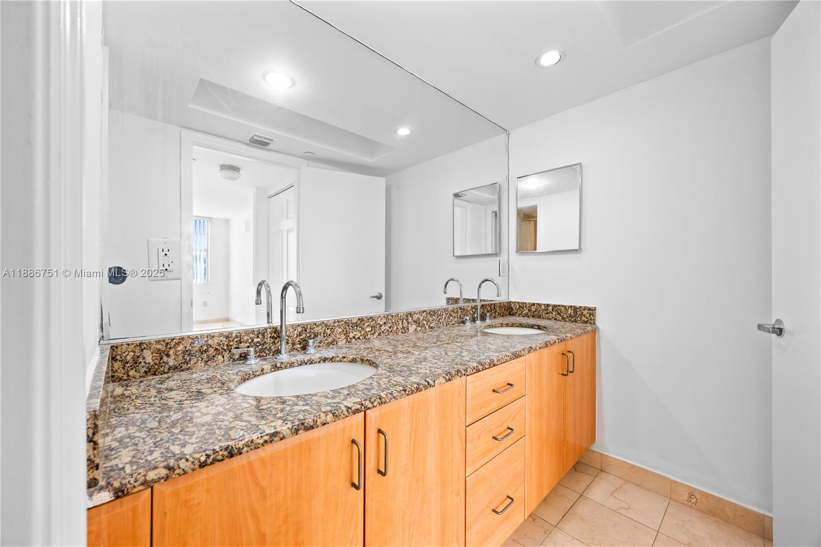 6917 Collins Ave #1522,Miami Beach, FL 33141