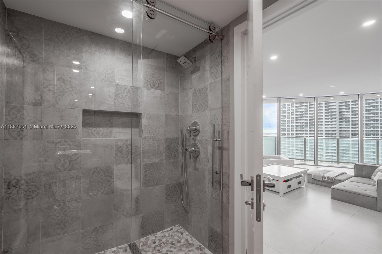 488 NE 18th St #2612/2615 Miami, FL 33132