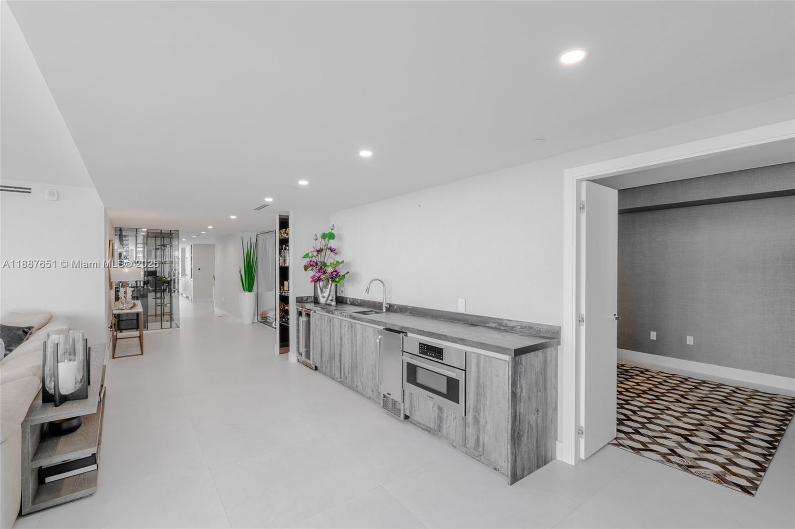 488 NE 18th St #2612/2615 Miami, FL 33132