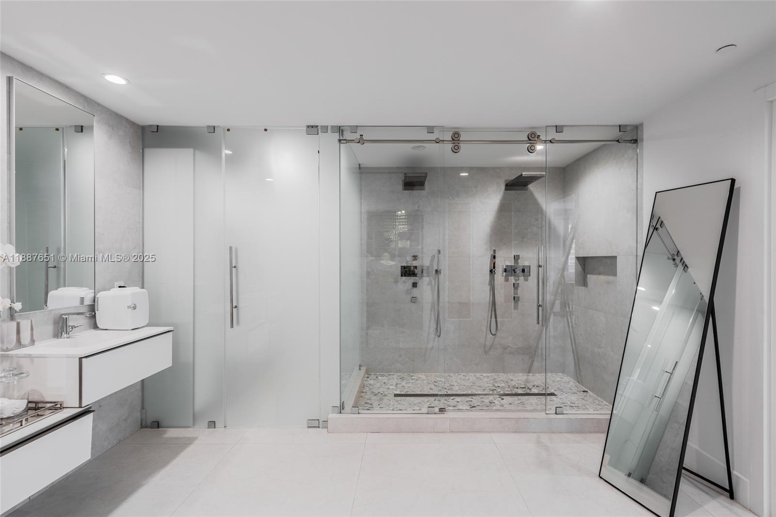 488 NE 18th St #2612/2615 Miami, FL 33132