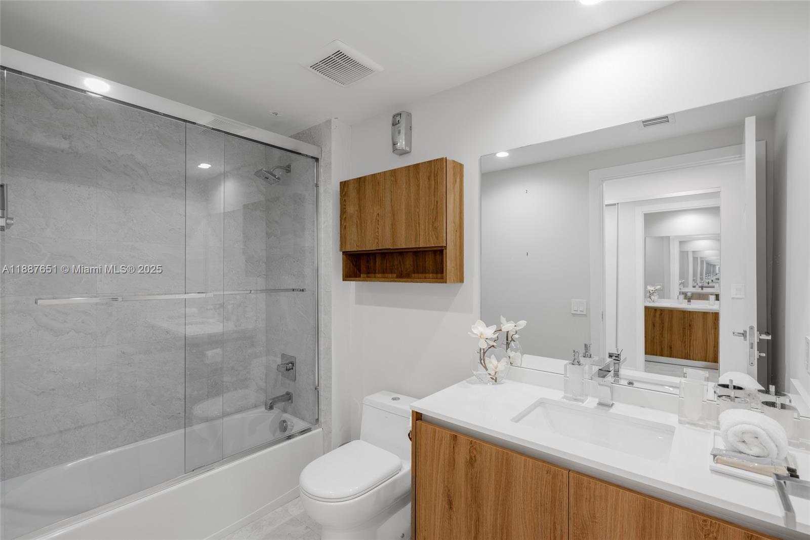 488 NE 18th St #2612/2615 Miami, FL 33132