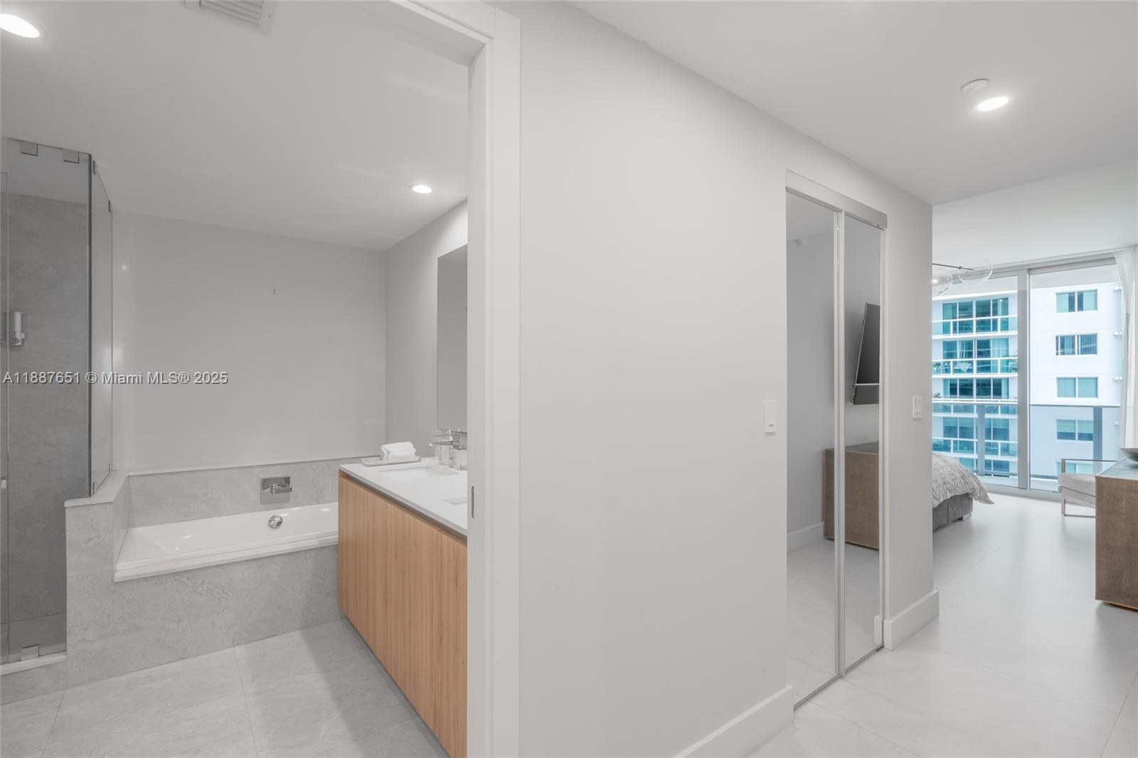 488 NE 18th St #2612/2615 Miami, FL 33132