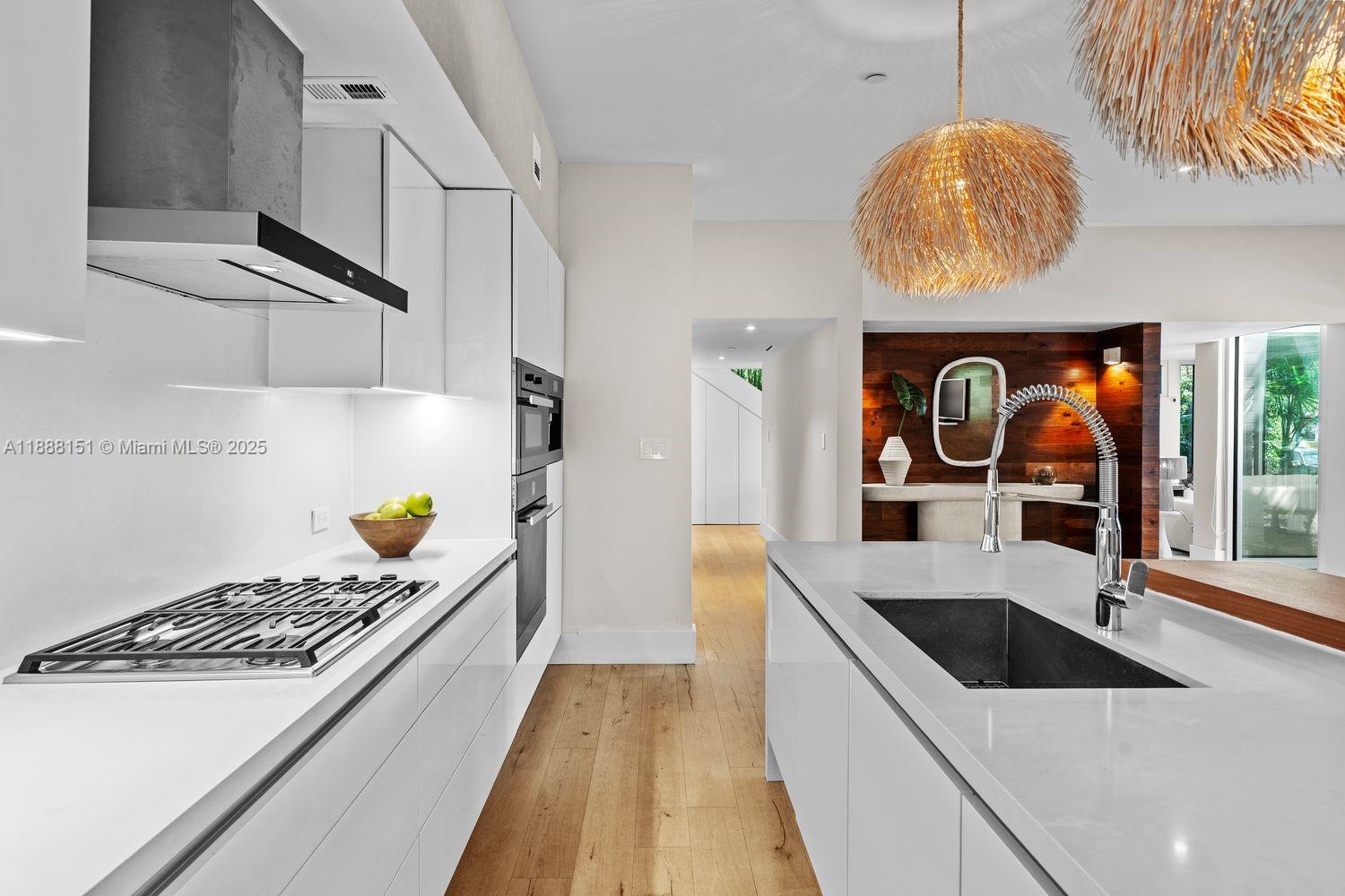 234 Washington Ave #A Miami Beach, FL 33139