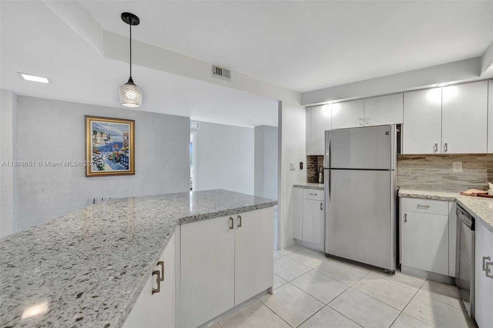 3000 Holiday Dr #306 Fort Lauderdale, FL 33316