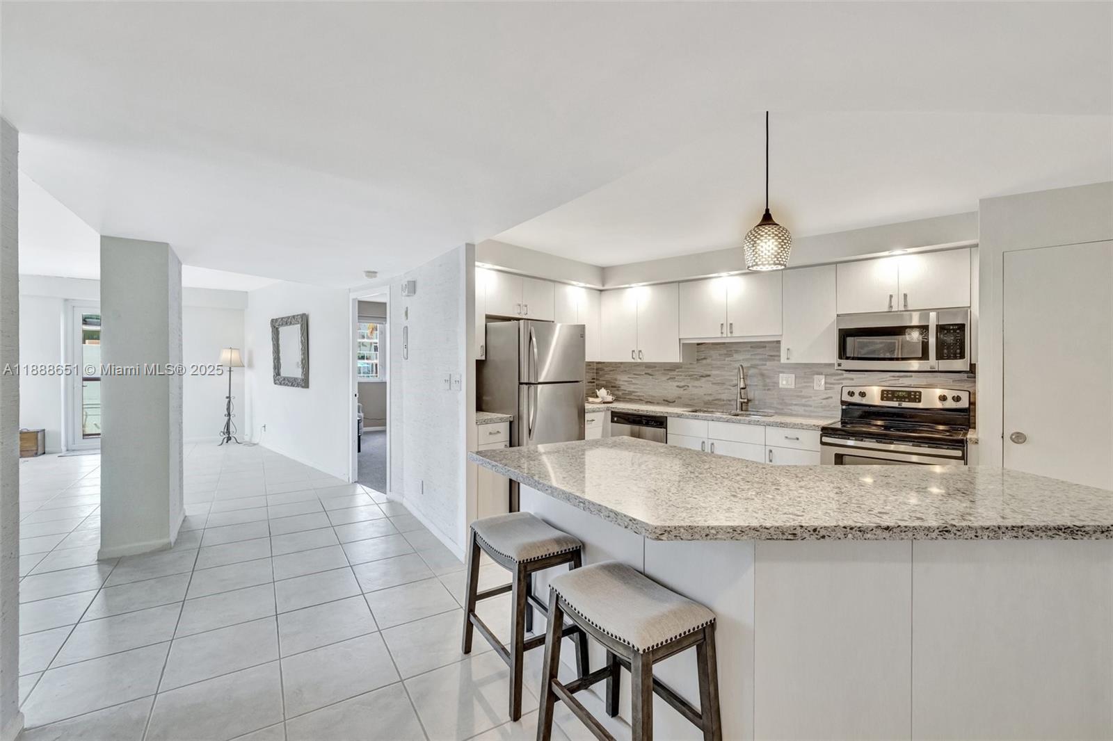 3000 Holiday Dr #306 Fort Lauderdale, FL 33316