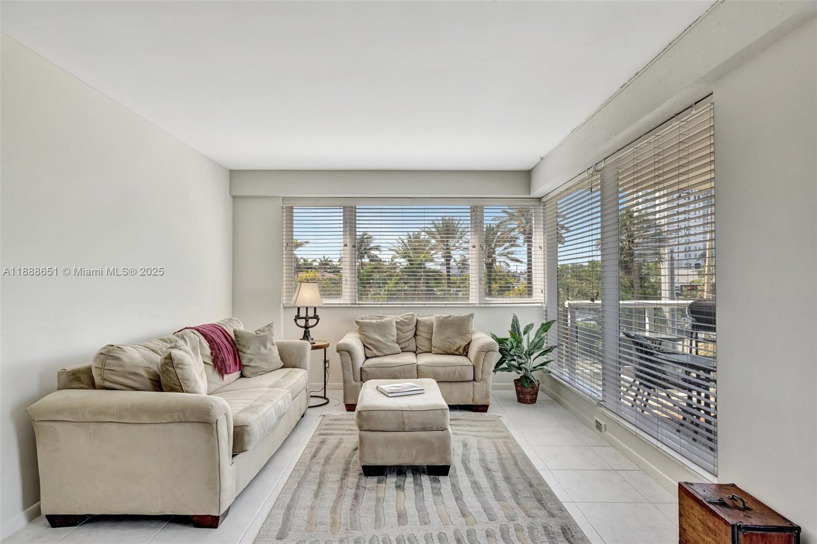 3000 Holiday Dr #306 Fort Lauderdale, FL 33316