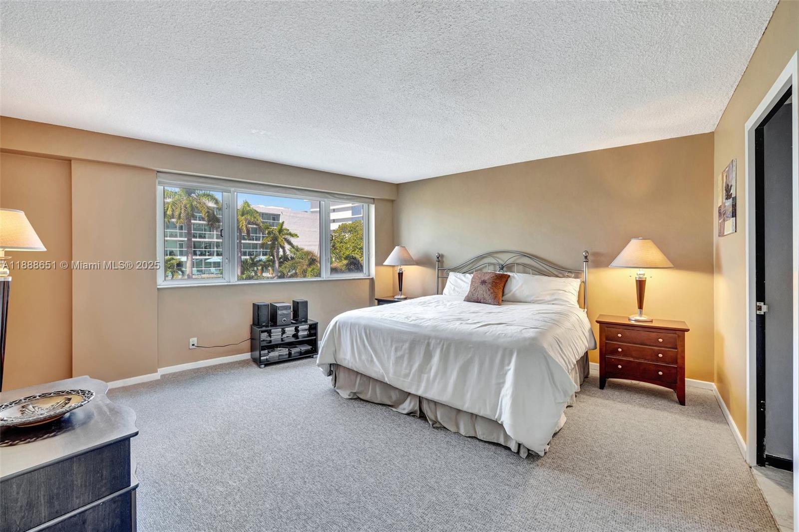 3000 Holiday Dr #306 Fort Lauderdale, FL 33316