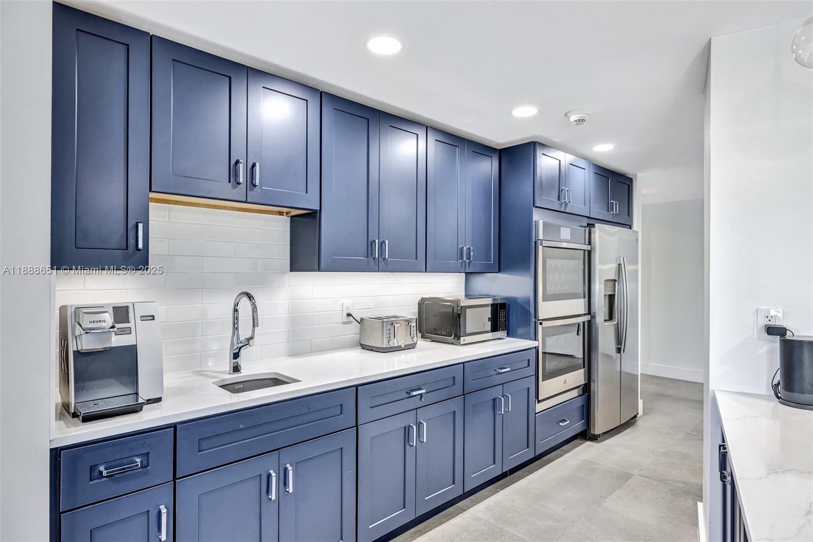 3000 Holiday Dr #306 Fort Lauderdale, FL 33316