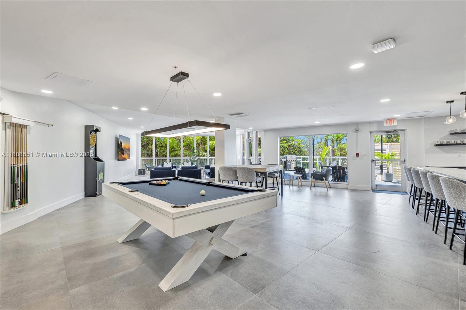 3000 Holiday Dr #306 Fort Lauderdale, FL 33316